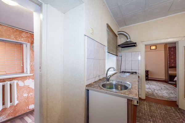 Продам двухкомнатную (2-комн.) квартиру, Красноармейская ул, 40, Симферополь г