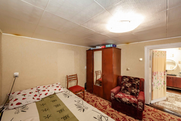 Продам двухкомнатную (2-комн.) квартиру, Красноармейская ул, 40, Симферополь г