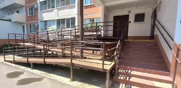 Продам двухкомнатную (2-комн.) квартиру, Черкасская ул, 129к1, Краснодар г