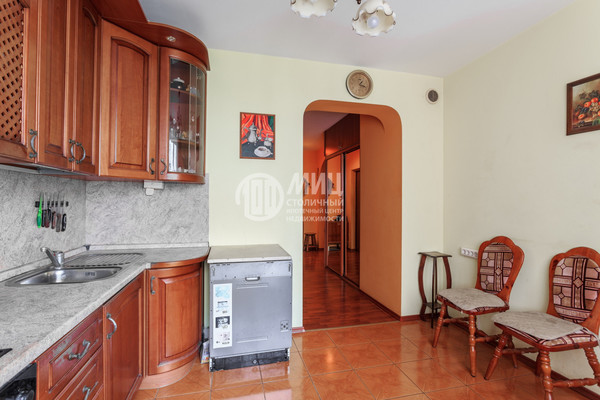 Продам трехкомнатную (3-комн.) квартиру, Дмитрия Донского б-р, 11к2, Москва г