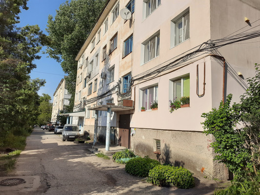 Продам трехкомнатную (3-комн.) квартиру, Ленина ул, 6, Перово с