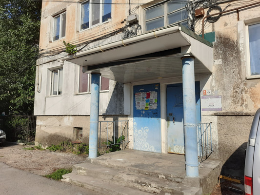 Продам трехкомнатную (3-комн.) квартиру, Ленина ул, 6, Перово с