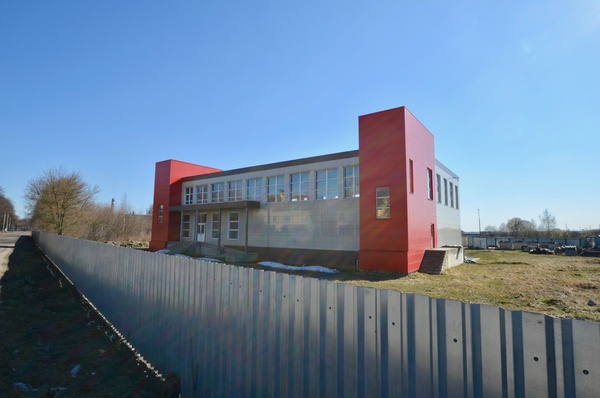 Продам коммерческое помещение 1 660 м2, 41, Спартак п