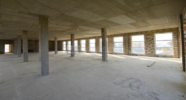 Продам коммерческое помещение 1 660 м2, 41, Спартак п