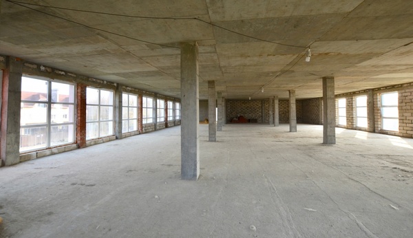 Продам коммерческое помещение 1 660 м2, 41, Спартак п