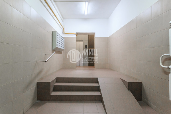 Продам двухкомнатную (2-комн.) квартиру, Климашкина ул, 21, Москва г