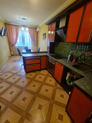 Продам двухкомнатную (2-комн.) квартиру, Орбитальная ул, 70/3, Ростов-на-Дону г