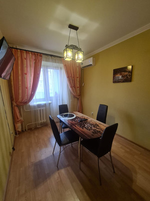 Продам двухкомнатную (2-комн.) квартиру, Орбитальная ул, 70/3, Ростов-на-Дону г