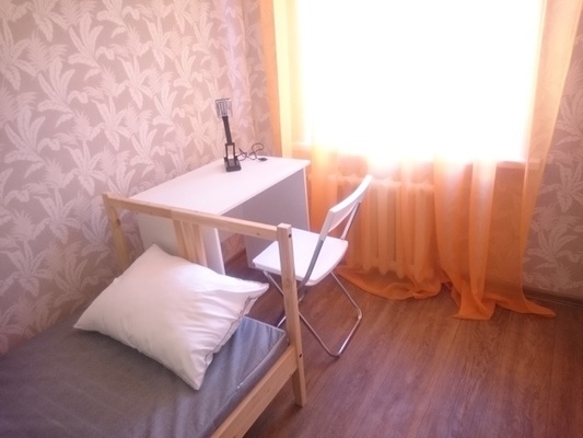 Сдам трехкомнатную (3-комн.) квартиру, Кирилловская ул, 18, Санкт-Петербург г