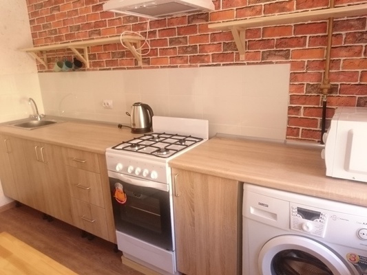 Сдам трехкомнатную (3-комн.) квартиру, Кирилловская ул, 18, Санкт-Петербург г