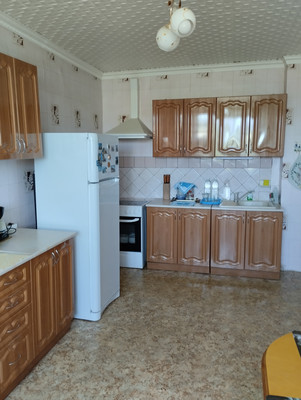 Продам трехкомнатную (3-комн.) квартиру, Ленина ул, 100, Волгодонск г