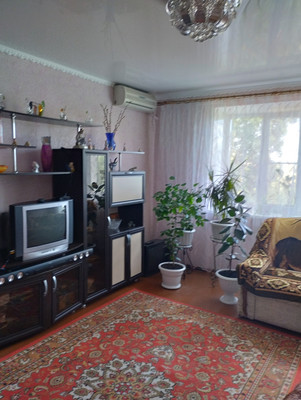 Продам трехкомнатную (3-комн.) квартиру, Ленина ул, 100, Волгодонск г