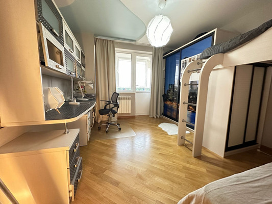 Продам многокомнатную квартиру, Трудовой Славы ул, 19/2, Краснодар г