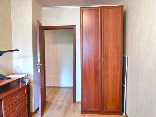 Продам трехкомнатную (3-комн.) квартиру, Филиппова ул, 8, Подольск г