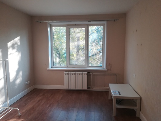 Сдам однокомнатную (1-комн.) квартиру, Лосевская ул, 1к4, Москва г