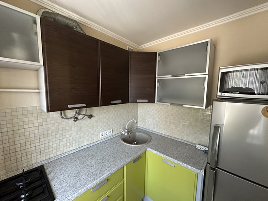 Продам двухкомнатную (2-комн.) квартиру, Самокиша ул, 4, Симферополь г