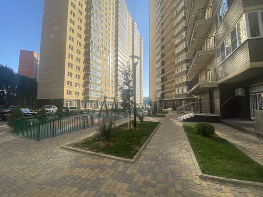 Продам двухкомнатную (2-комн.) квартиру, Домбайская ул, 55к4, Краснодар г