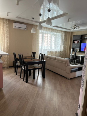 Продам трехкомнатную (3-комн.) квартиру, Чингиза Айтматова ул, 11, Казань г