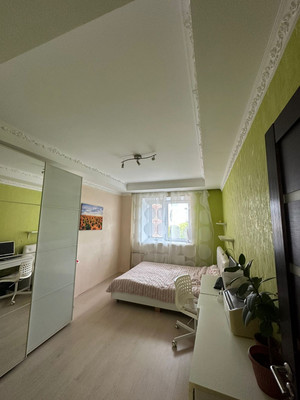 Продам трехкомнатную (3-комн.) квартиру, Чингиза Айтматова ул, 11, Казань г