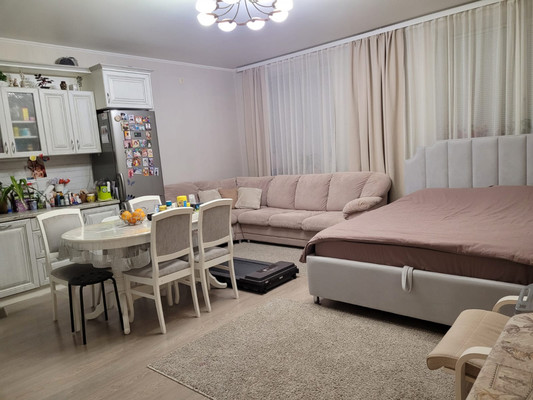 Продам трехкомнатную (3-комн.) квартиру, Сибгата Хакима ул, 41, Казань г