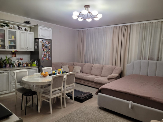 Продам трехкомнатную (3-комн.) квартиру, Сибгата Хакима ул, 41, Казань г