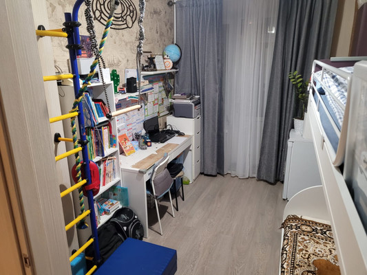 Продам трехкомнатную (3-комн.) квартиру, Сибгата Хакима ул, 41, Казань г