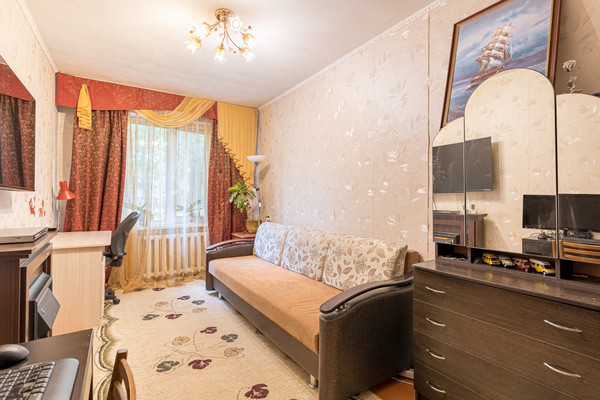 Продам трехкомнатную (3-комн.) квартиру, Восстания ул, 51, Казань г