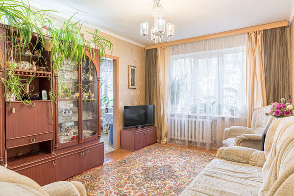 Продам трехкомнатную (3-комн.) квартиру, Восстания ул, 51, Казань г