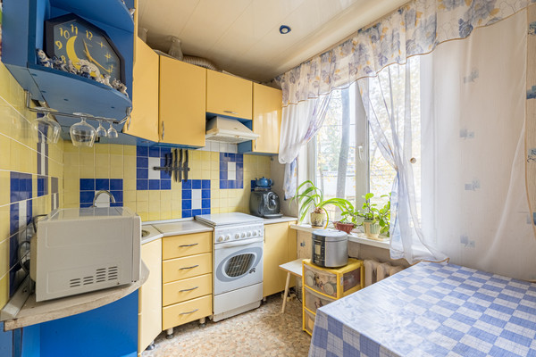 Продам трехкомнатную (3-комн.) квартиру, Восстания ул, 51, Казань г