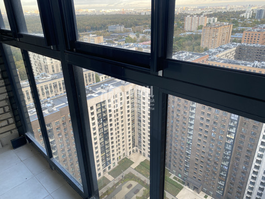 Продам трехкомнатную (3-комн.) квартиру, Михайлова ул, 30Ак1, Москва г