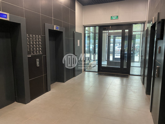 Продам трехкомнатную (3-комн.) квартиру, Михайлова ул, 30Ак1, Москва г