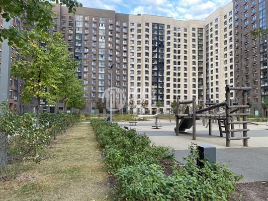 Продам трехкомнатную (3-комн.) квартиру, Михайлова ул, 30Ак1, Москва г