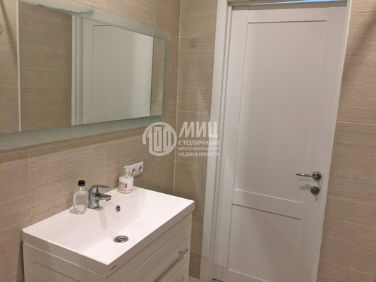 Продам двухкомнатную (2-комн.) квартиру, Старокрымская ул, 17, Москва г