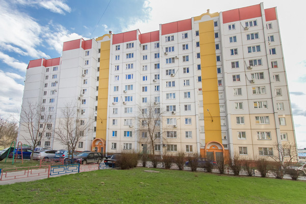 Продам трехкомнатную (3-комн.) квартиру, Патриотов пр-кт, 50В, Воронеж г