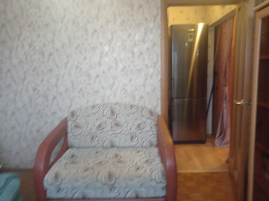 Продам трехкомнатную (3-комн.) квартиру, Дмитровская ул, 38, Базарово д