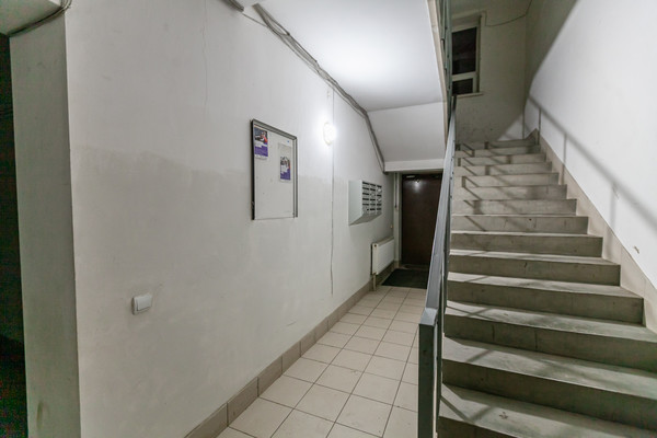 Продам однокомнатную (1-комн.) квартиру, Ангарская ул, 27, Краснодар г