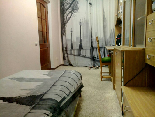 Продам трехкомнатную (3-комн.) квартиру, Севастопольская ул, 22, Симферополь г