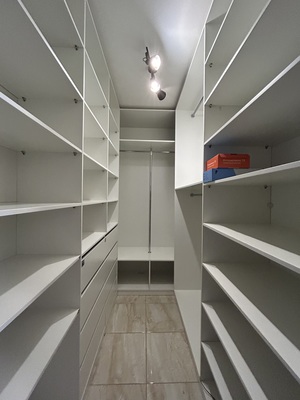 Продам трехкомнатную (3-комн.) квартиру, Первомайский пр-кт, 76к3, Рязань г