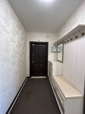 Продам трехкомнатную (3-комн.) квартиру, Первомайский пр-кт, 76к3, Рязань г