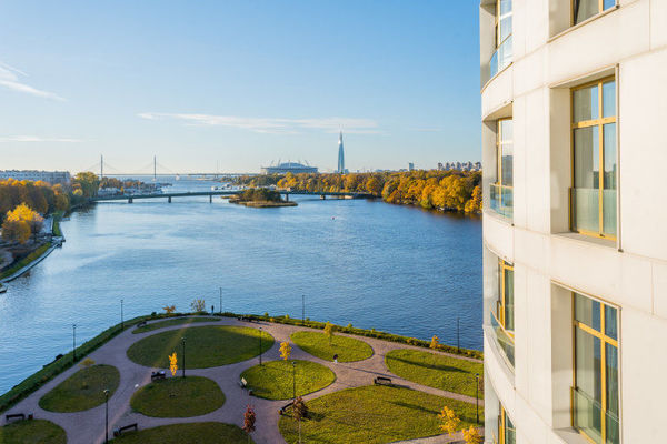 Продам многокомнатную квартиру, Ждановская ул, д. 45, Санкт-Петербург г