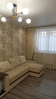 Продам двухкомнатную (2-комн.) квартиру, им. Цезаря Куникова ул, 35, Краснодар г