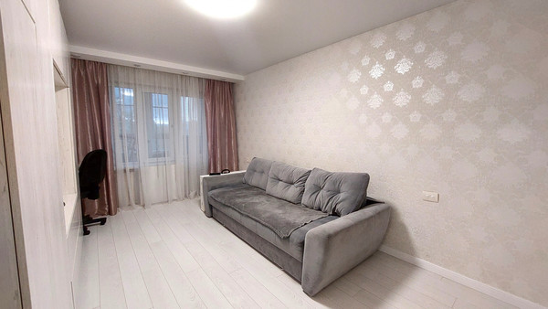 Продам двухкомнатную (2-комн.) квартиру, Гидростроителей ул, 37, Краснодар г