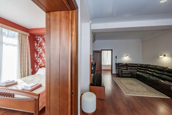 Продам гостиницу 1 955 м2, Набережная ул, 29, Алушта г