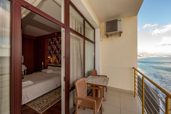 Продам гостиницу 1 955 м2, Набережная ул, 29, Алушта г