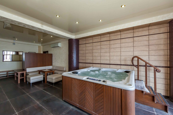 Продам гостиницу 1 955 м2, Набережная ул, 29, Алушта г