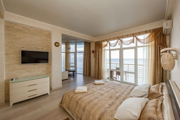 Продам гостиницу 1 955 м2, Набережная ул, 29, Алушта г