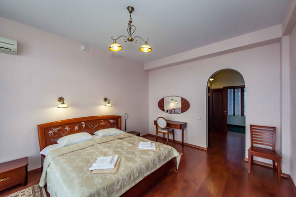 Продам гостиницу 1 955 м2, Набережная ул, 29, Алушта г