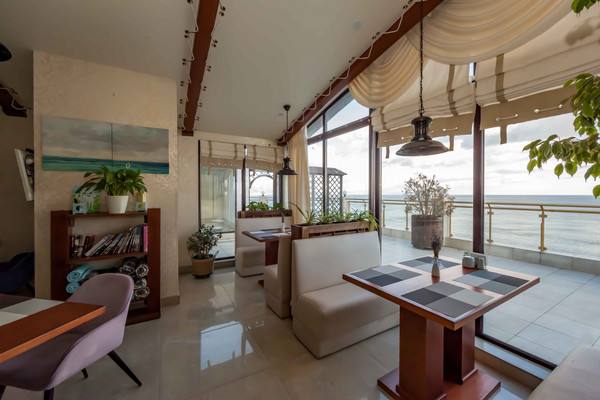 Продам гостиницу 1 955 м2, Набережная ул, 29, Алушта г