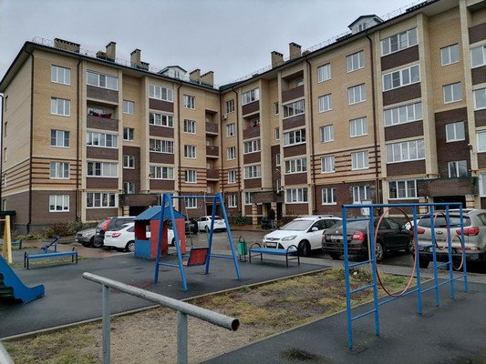 Продам многокомнатную квартиру, Школьная ул, 2А, Лесной п