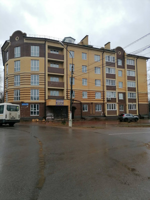 Продам многокомнатную квартиру, Школьная ул, 2А, Лесной п